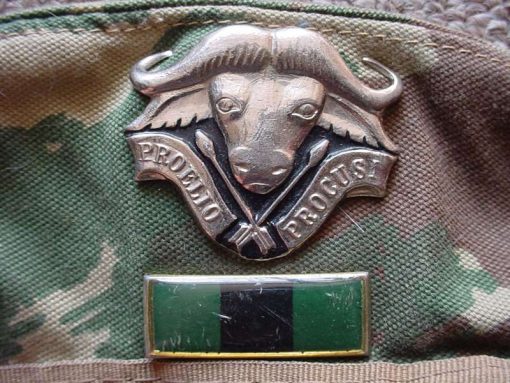9418 32 Battalion camouflage beret and badge - Image 2