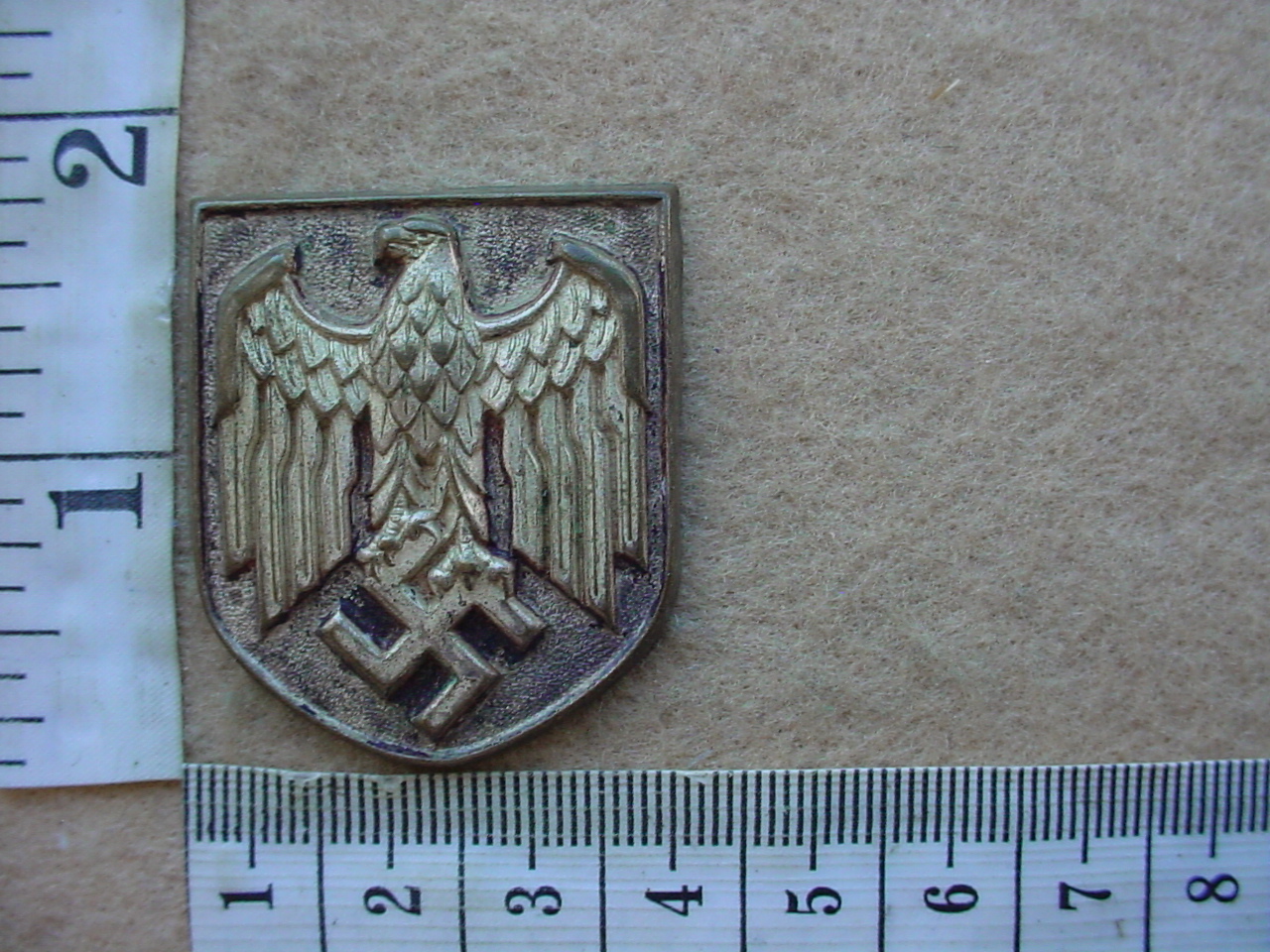 8615 German Afrika Korps tropical helmet badge (Army Germany)