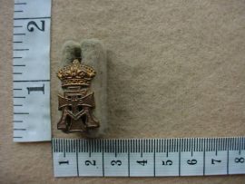 2630 Green Howards collar badge (Ref. BACB 178)