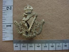 2349 8th Irish Bn (Kings Liverpool Regt) cap badge (Ref. BBA 144)