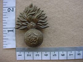 2357 Royal Fusiliers cap badge (Ref. BBA 153)