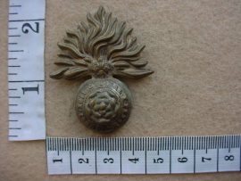 2359 Royal Fusiliers cap badge (BBA 153)
