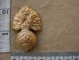 10644 Royal Fusiliers cap badge (BBA 153)