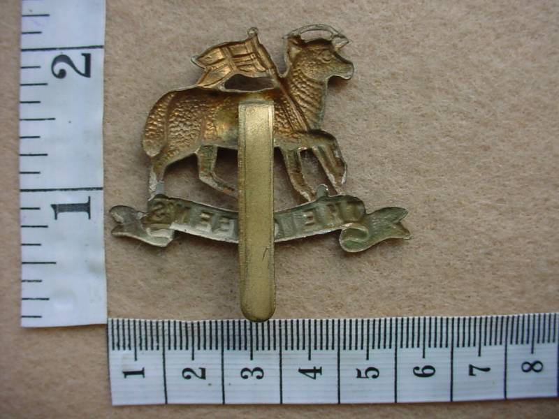 2373 Royal West Surrey Regt (The Queens) cap badge (Ref. BBA 158) - Image 2