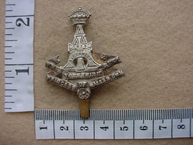 2403 Green Howards (Alexandra Princess of Wales Own Yorkshire Regt) cap badge (Ref. BBA 178)