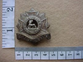 2409 Bedfordshire Regiment cap badge (Ref. BBA 183)