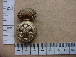 2416 Royal Welch Fusiliers cap badge (Ref. BBA 190)