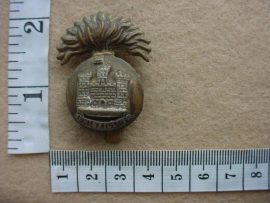 2425 Royal Inniskilling Fusiliers cap badge (Ref. BBA 195)