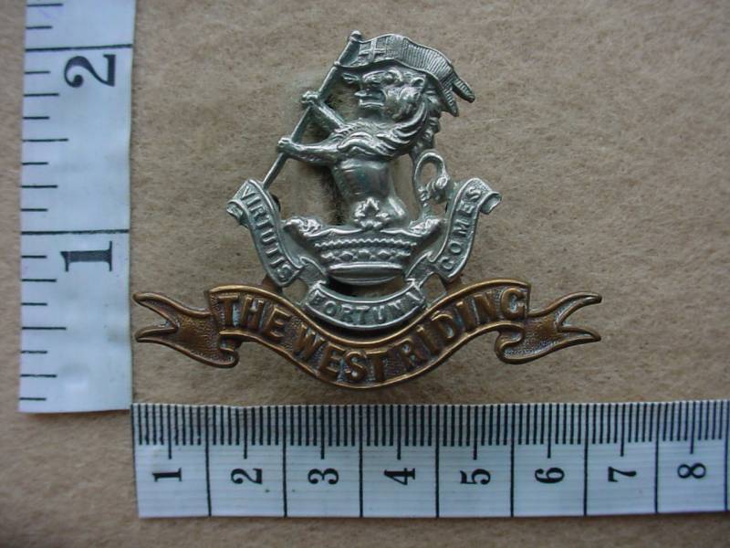 2435 West Riding Regiment (Duke of Wellingtons) cap badge (Ref. BBA 204)