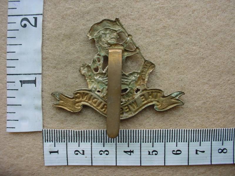 2438 West Riding Regiment (Duke of Wellingtons) cap badge (Ref. BBA 204) - Image 2
