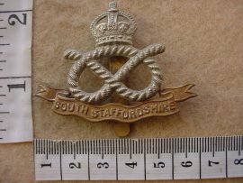 10596 South Staffordshire Regiment cap badge (BBA 212)