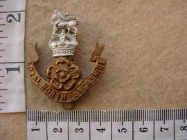10609 Loyal North Lancashire Regiment cap badge (Ref. BBA 236)