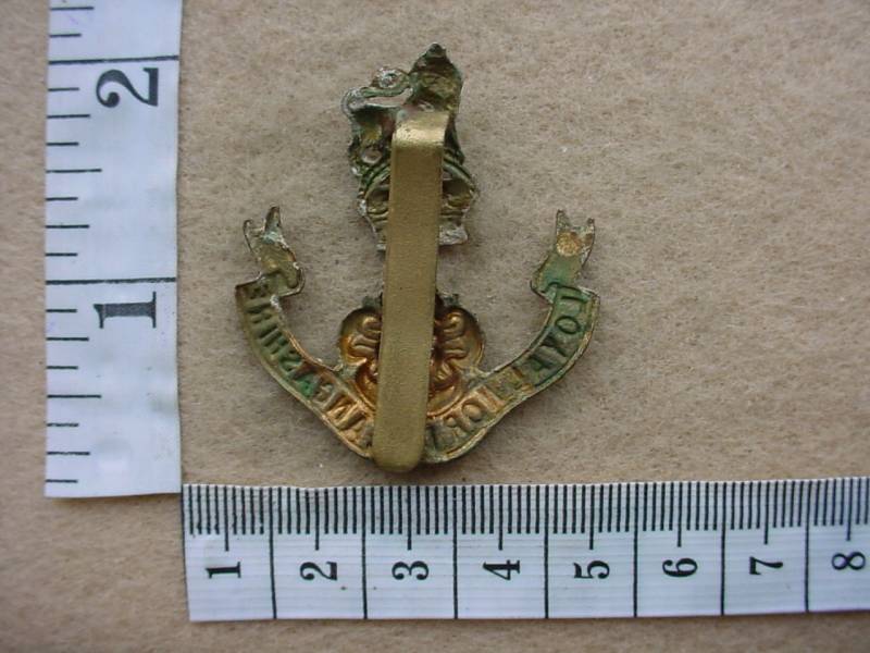 2494 Loyal North Lancashire Regiment cap badge (Ref. BBA 236) - Image 2