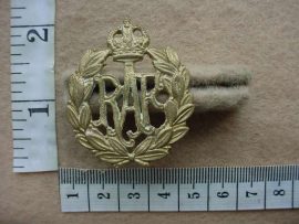 8156 RAF cap badge  WWII brass casting (Ref. BBA 254)