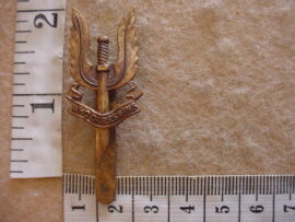 4995 Special Air Service beret badge - SAS (BBA269)