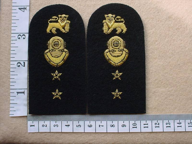 1776 South African Navy Diving Instructor collar badges (C267 and C268)