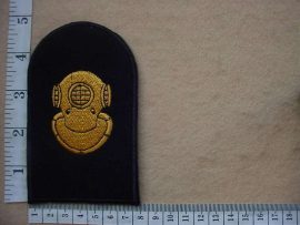 10853 South African Navy Diver qualification badge, Winter dress (C269)
