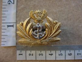 10479 South African Navy Officers cap badge (C49)