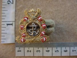 10480 South African Navy Warrant Officer cap badge (C52)