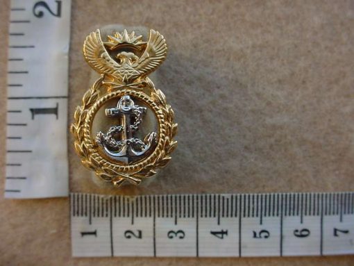 10483 South African Navy Chief Petty Officer cap badge (C61)