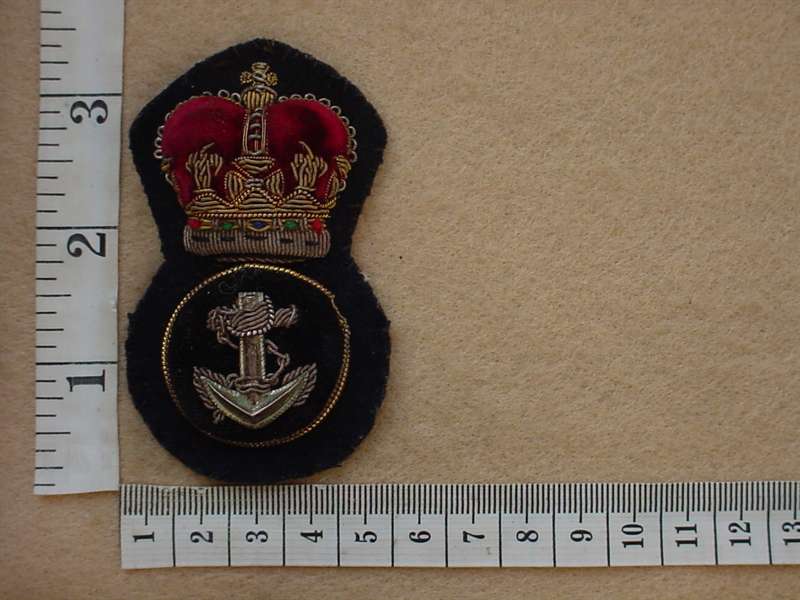 10326 South African Navy Petty Officer cap badge (C65)