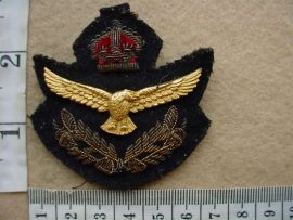 8405 SA Air Force cap badge  Officers (Ref. C95)