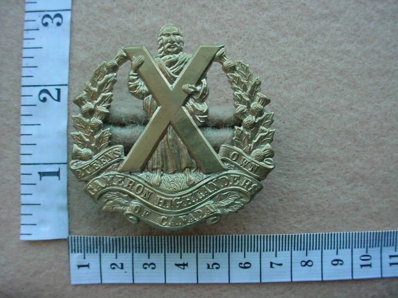 2726 Queen's Own Cameron Highlanders of Canada cap badge (CA SRB438)