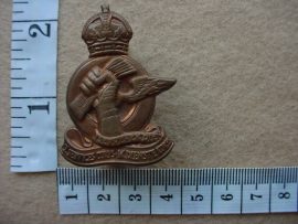 532 South African Q Service Corps cap badge (CO1050)