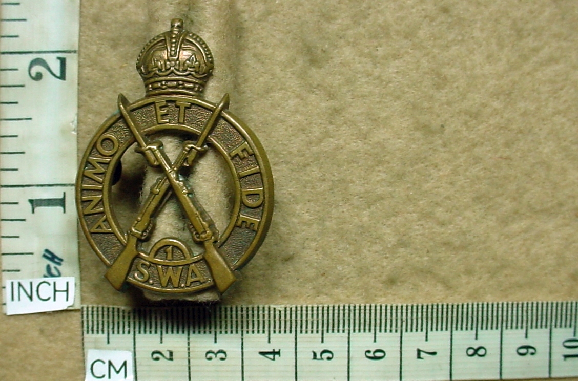 608 1 South West Africa Infantry Battalion cap badge, WW2 (CO1129)