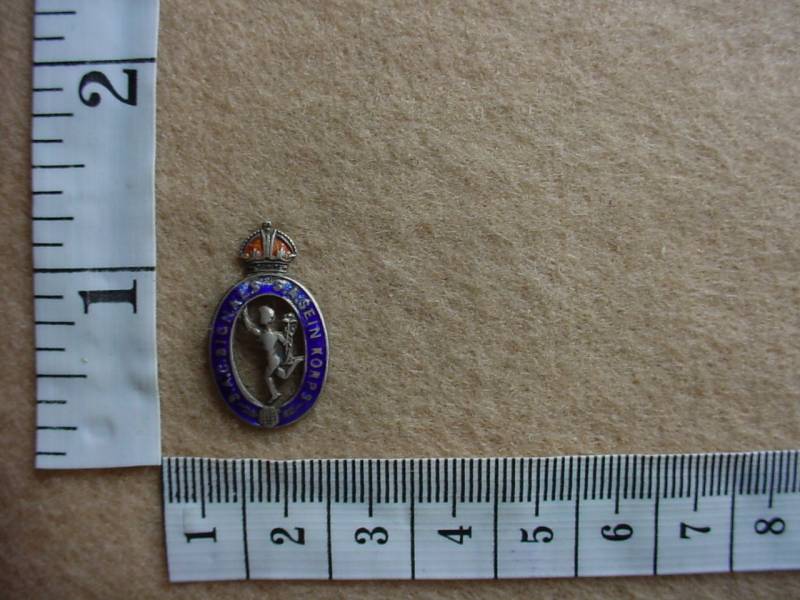 696 South African Corps of Signals sweetheart badge (CO1241)