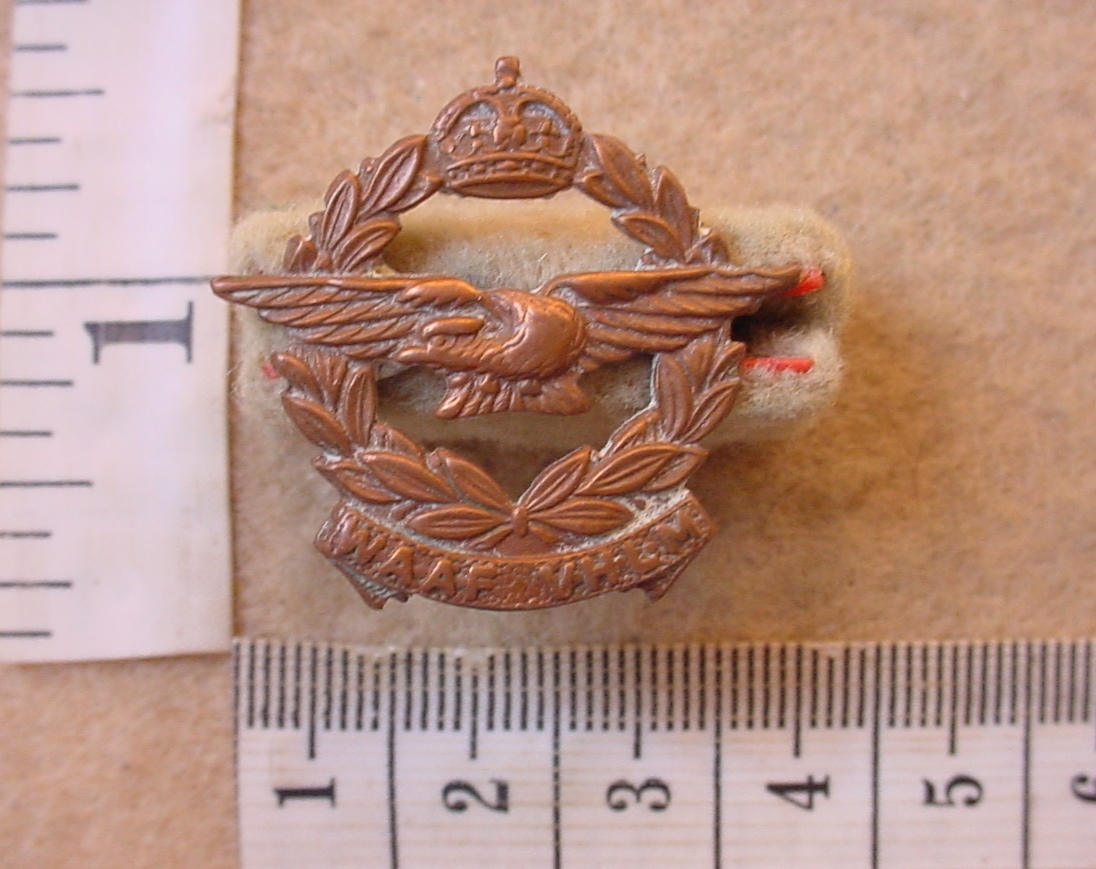 993 South African Women's Auxiliary Air Force collar badge (CO1539)