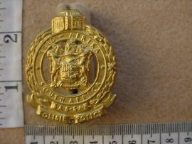 6965 SA Railways Police cap badge  Officers gilt (Ref. CO1977)