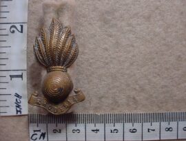1655 Southern Rhodesia Artillery collar badge, also worn as an Officers beret badge (CO3032)