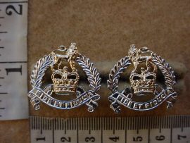 10142 Rhodesian Army Pay Corps collar badges (CO3273-CO3274)