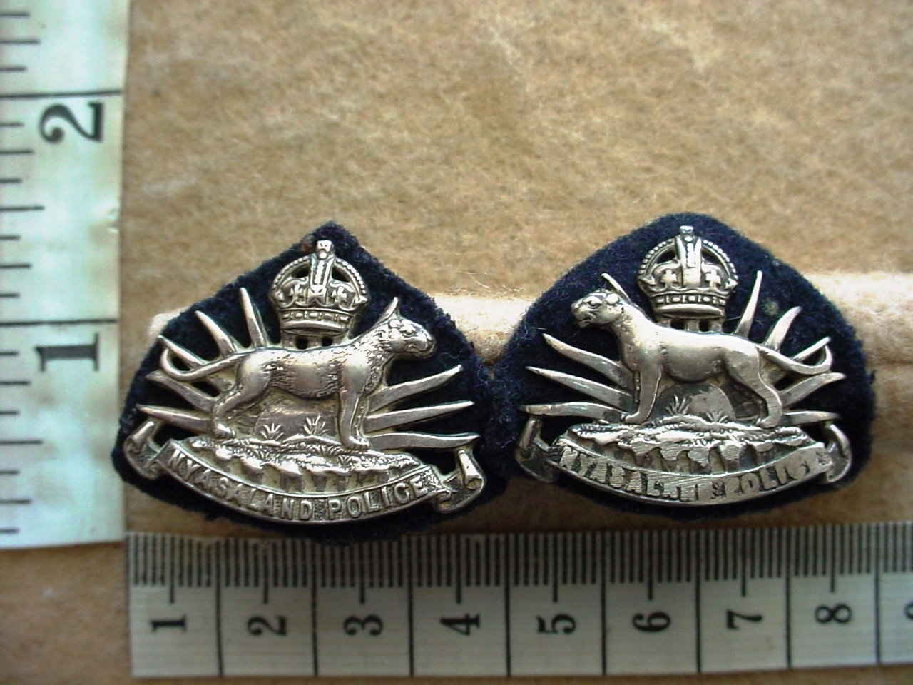 10449 Nyasaland Police collar badges, Officers Silver (CO3672)