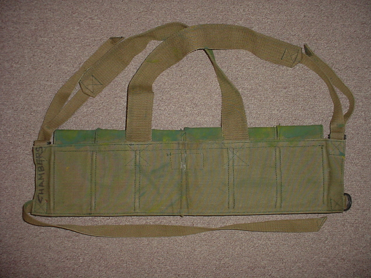 5307 Rhodesian Army chest webbing and 6 magazines, camo painted (Rhodesia) - Image 2