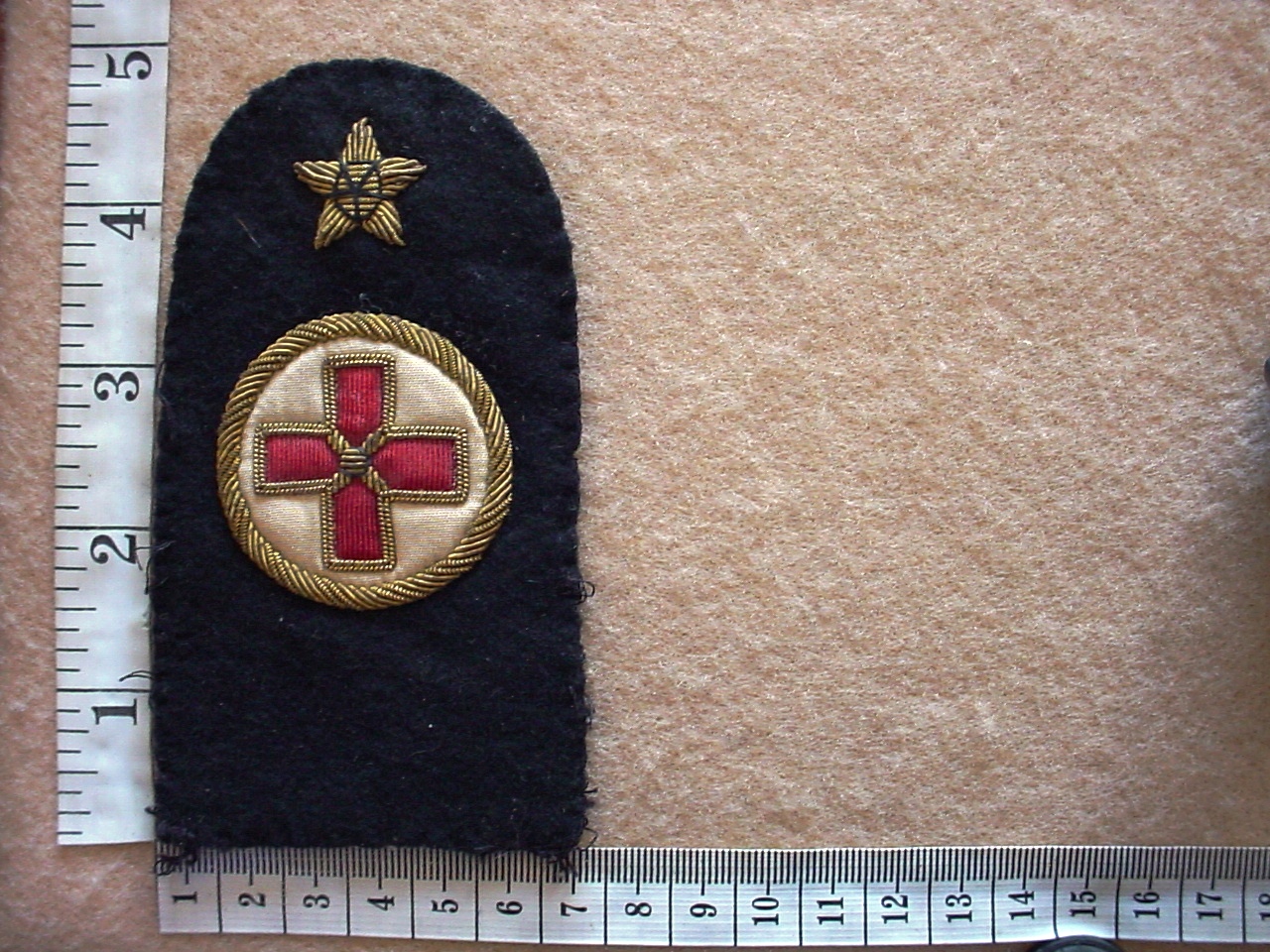 3294 SA Navy Sick Berth Attendant trade badge (DW1 70 18)
