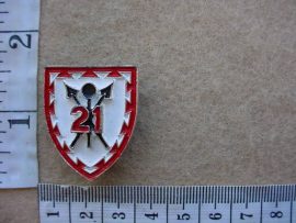 4825 21 Battalion cap badge (DW1 15 10)