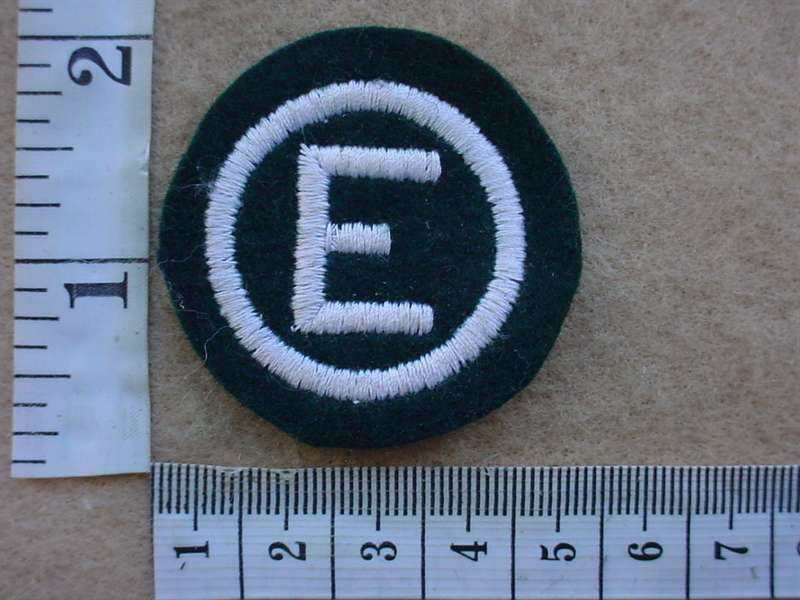 9009 Rhodesian Army Education Passed qualification badge (DW2 916)