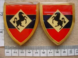 5849 11 Field Regiment arm flashes (F919-920)