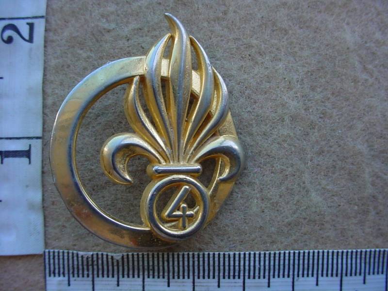 5125 French Foreign Legion 4th Infantry Regiment beret badge (Army France)