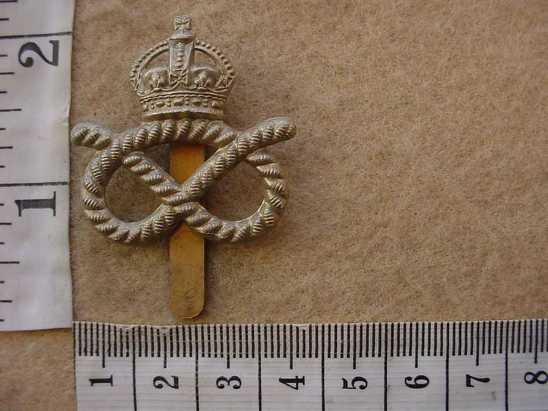 10659 Queen's Own Royal Staffordshire Yeomanry cap badge (Ref. K&K1413)