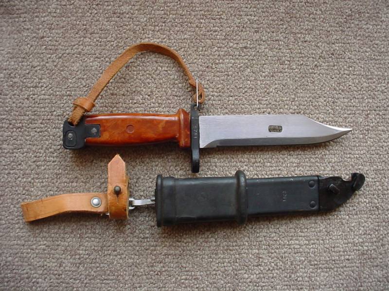 7414 Polish AKM 6H4 wire cutter bayonet (Poland)