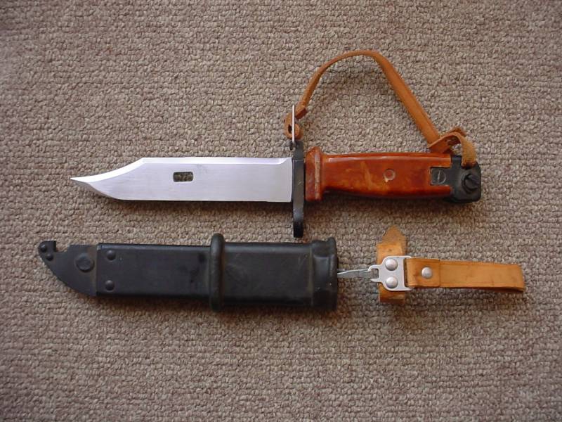 7414 Polish AKM 6H4 wire cutter bayonet (Poland) - Image 2