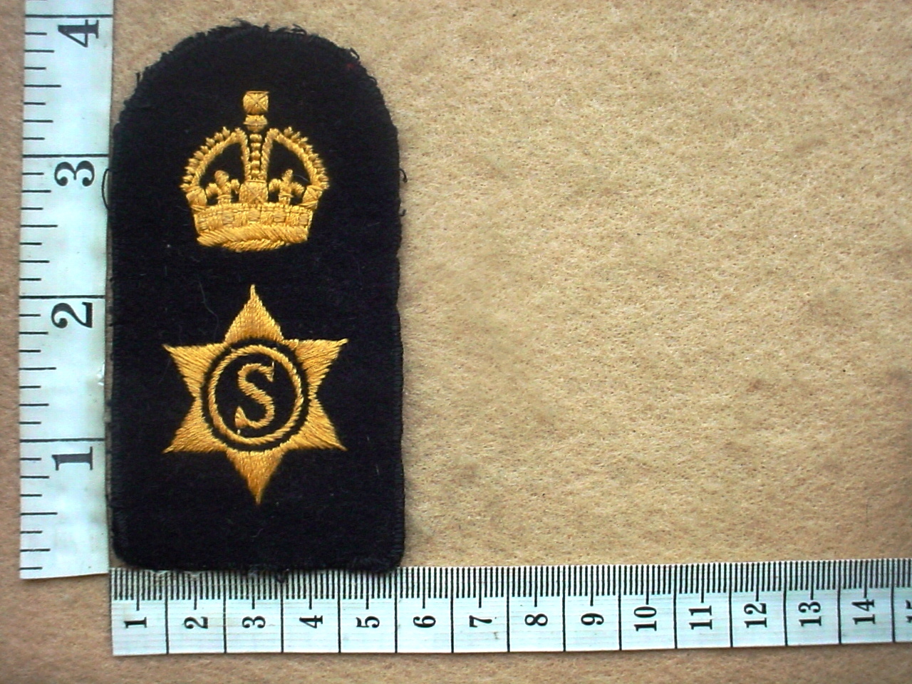 8582 Royal Navy Supply Chief Petty Officer collar badge (Navy England)