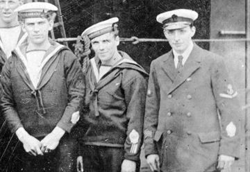 9309 Royal Navy Mine Clearance Service badge, WW1 (Navy England) - Image 3