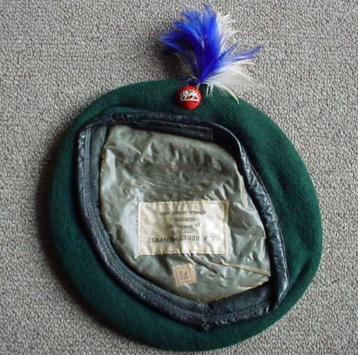 9468 4 Rhodesia Regiment beret, cord boss cap badge and feather hackle (Rhodesia)
