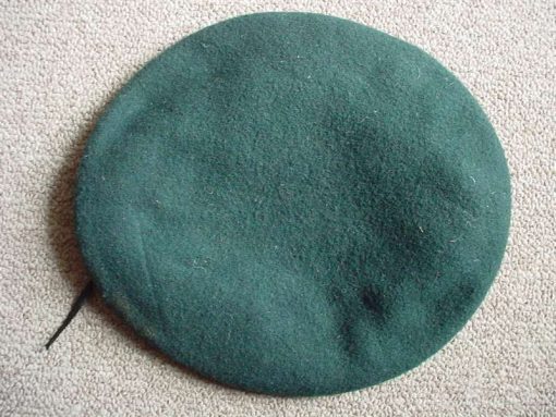 9467 6th Battalion Rhodesia Regiment beret and badge (Ref. Rhodesia) - Image 2