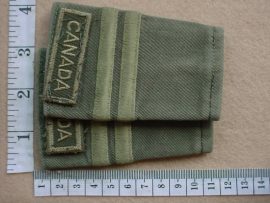 4566 Canadian Captain rank epaulettes (Ref. Ranks Canada)
