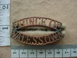 10673 Prince of Wales Own West Yorkshire Regiment shoulder title (Ref. ST England)